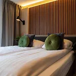 Wellness Latour | 2 Saunas, Jacuzzi & Grill Kota | 18 Guests Oirschot