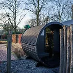 Wellness Latour | 2 Saunas, Jacuzzi & Grill Kota | 18 Guests Holiday home *