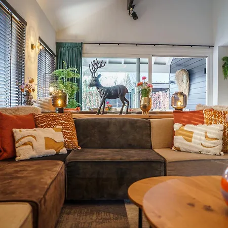 Casa vacanze Wellness Latour | 2 Saunas, Jacuzzi&grill Kota | 18 Guests Oirschot