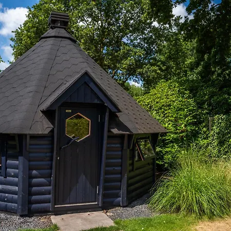 Wellness Latour | 2 Saunas, Jacuzzi & Grill Kota | 18 Guests *