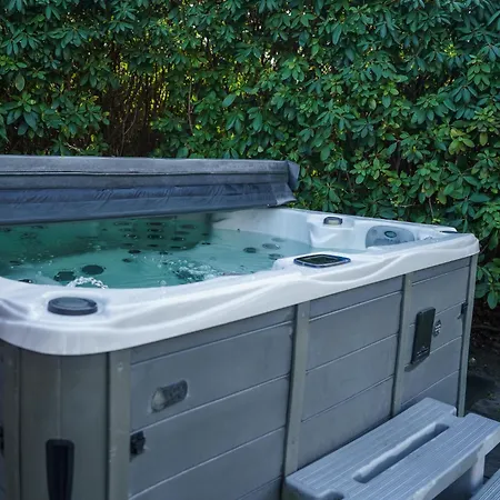 Wellness Latour | 2 Saunas, Jacuzzi & Grill Kota | 18 Guests * Oirschot