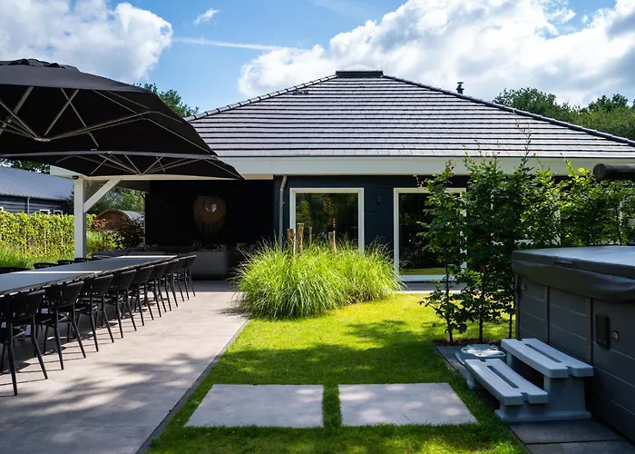 Wellness Latour | 2 Saunas, Jacuzzi & Grill Kota | 18 Guests בית נופש