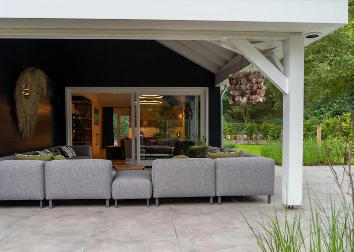 Wellness Latour | 2 Saunas, Jacuzzi & Grill Kota | 18 Guests בית נופש